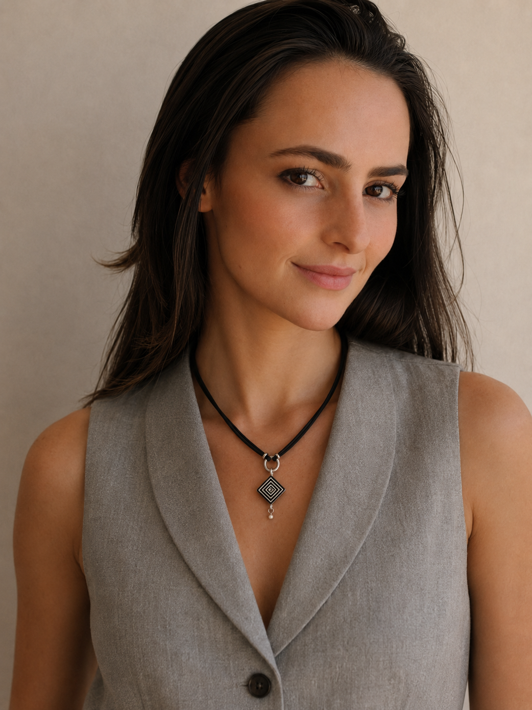 Geometric Petit Chocker
