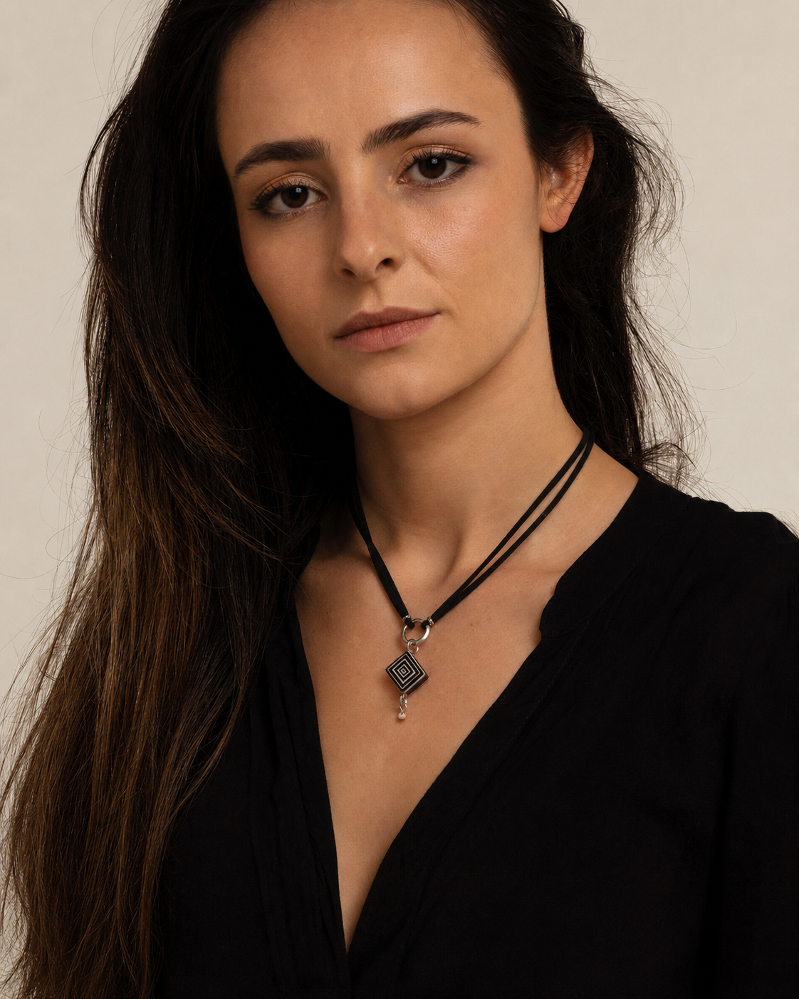 Geometric Petit Chocker